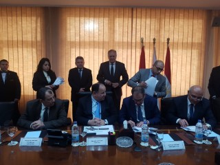 توقيع اتفاقية تسوية النزاع بين شركة عمر أفندي ومؤسسة التمويل الدولية